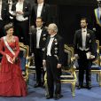  La reine Silvia et le roi Carl XVI Gustaf de Suède avec le prince Daniel et le prince Carl Philip lors de la cérémonie de remise des Nobel le 10 décembre 2013 à Stockholm 