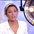 Anne-Sophie Lapix dans "C à vous" sur France 5, le jeudi 12 décembre 2013.