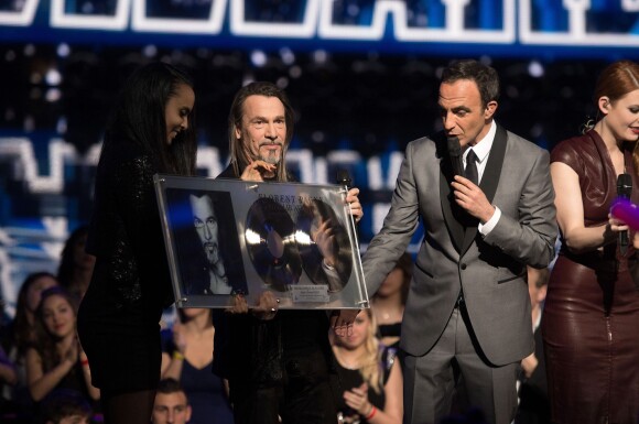 Florent Pagny, Nikos Aliagas et Elodie Frégé - 15e cérémonie des NRJ Music Awards à Cannes, le 14 décembre 2013.