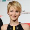 Jennifer Lawrence n'a pas résité à l'appel de la coupe à la garçonne, mais version floue.
