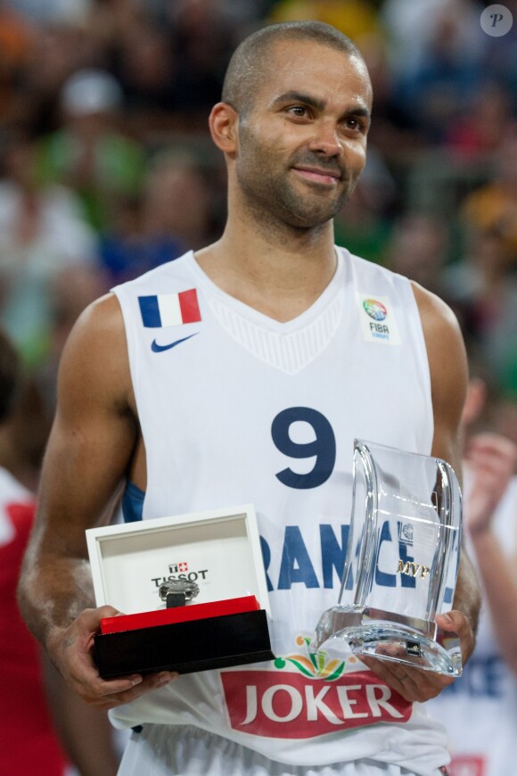Tony Parker élue MVP en Lituanie des championnats d'Europe le 22 septembre 2013 après la victoire des Bleus en finale