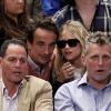 Mary Kate Olsen et Olivier Sarkozy regardent un match de basket au Madison Square Garden en 2012