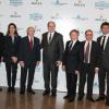 Pierre Casiraghi, Mark Stewart (fils de Jackie Stewart), la princesse Caroline de Hanovre, Jackie Stewart, le prince Albert II de Monaco, Roman Polanski, Vincent Vatrican (directeur des archives audiovisuelles de Monaco) et le tennisman Arnaud Boetsch, lors de l'avant-première du documentaire "Week-End of a Champion" au Grimaldi Forum à Monaco, le 16 décembre 2013.