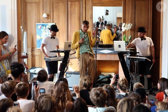 Stromae lors du W9 Home Festival à Paris. Le 28 septembre 2013.