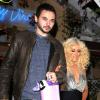 Christina Aguilera et son petit ami Matthew Rutler très amoureux à la sortie du restaurant Off Vine à Los Angeles, le 17 décembre 2013.