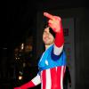 Olivier Giroud à la sortie du Chinawhites Nightclub de Londres après avoir célébré la soirée de Noël déguisée des Gunners d'Arsenal, le 19 décembre 2013