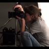 Kate Barry photographiant Carla Bruni, image du making of du shooting pour ELLE, mars 2013.