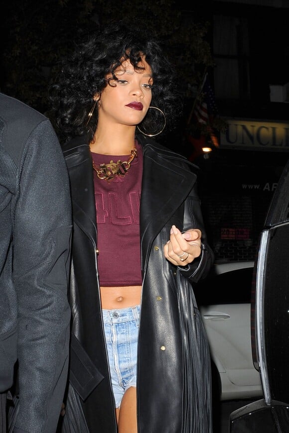 La chanteuse Rihanna à Chelsea, New York, de sortie, le 19 décembre 2013