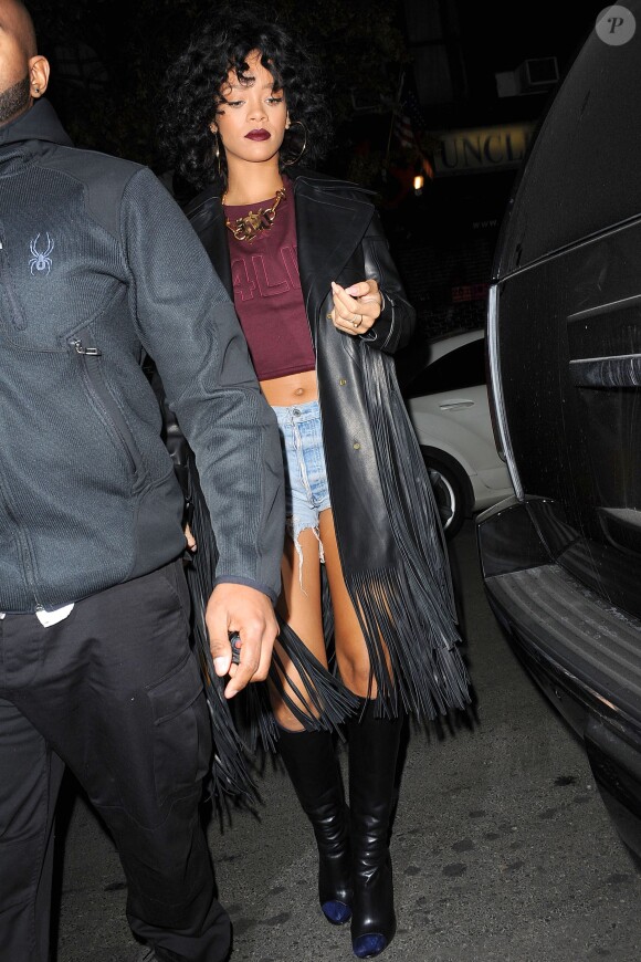 Rihanna, très sexy, à Chelsea, New York, de sortie, le 19 décembre 2013