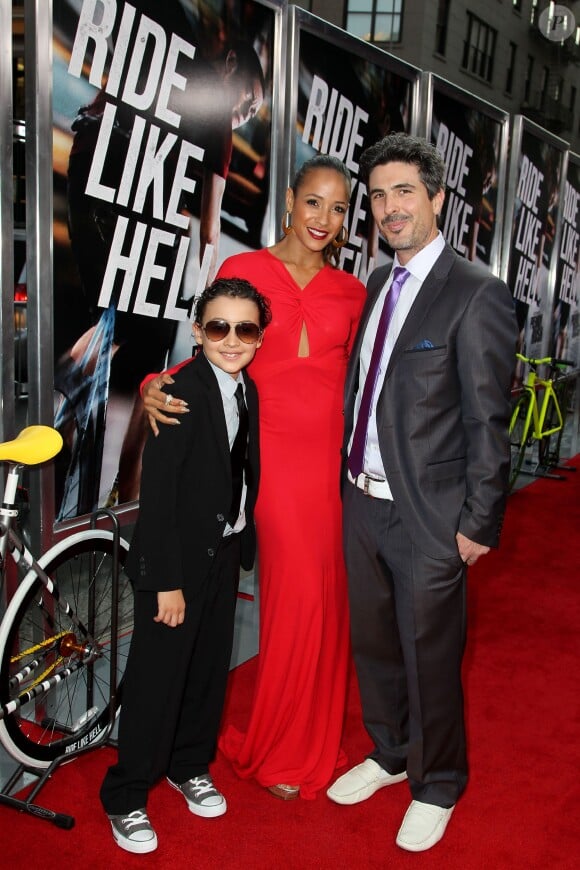 Dania Ramirez et son compagnon Bev Land et Kai Land (le fils de ce dernier) à New York, le 22 aoû 2012.
