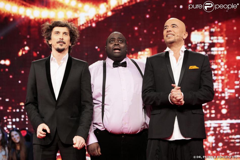 Arnaud Tsamere, Issa Doumbia et Pascal Obispo dans Le 31 tout est permis, émission spéciale diffusée sur TF1 le 31 décembre 2013 à 20h50 et présentée par Arthur