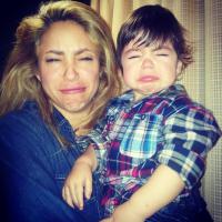 Shakira : Une maman taquine avec son petit Milan, bougon à Noël !