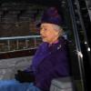 La reine Elizabeth II repart de l'église de Sandringham après la messe du 29 décembre 2013