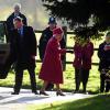 La reine Elizabeth II arrive à l'église de Sandringham pour la messe le 22 décembre 2013