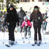 Kim  et Kourtney Kardashian font du ski à Aspen, dans le Colorado. Le 30 décembre 2013.
