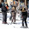 Kim Kardashian, Kourtney Kardashian et Kanye West font du ski à Aspen. Le 30 décembre 2013.