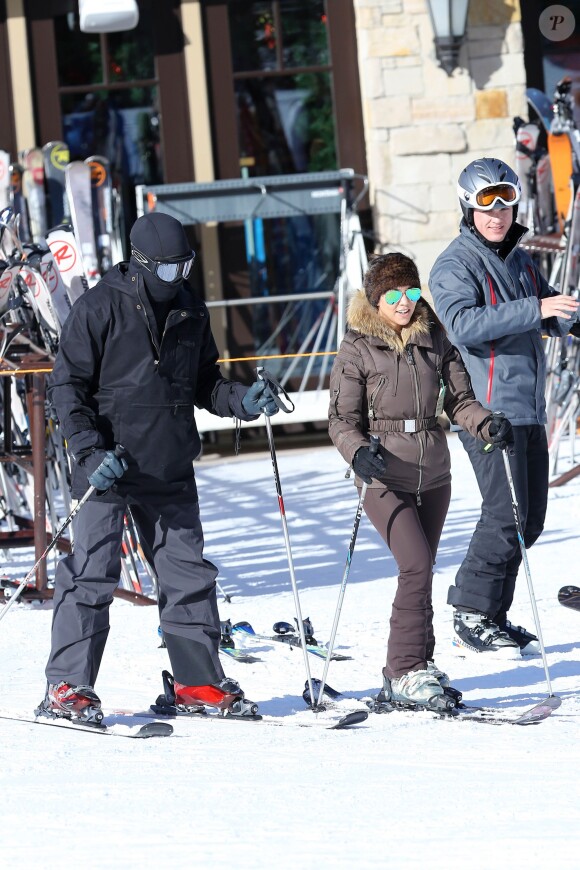 Kanye West et Kourtney Kardashian font du ski à Aspen. Le 30 décembre 2013.