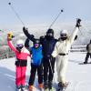 Michael Douglas a posté le 1er janvier 2014 sur son profil Facebook une photo de son séjour au ski au Québec, avec sa femme Catherine Zeta-Jones et leurs enfants Dylan et Carys