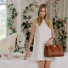 Cara Delevingne photographiée par Tim Walker pour Mulberry. Campagne publicitaire printemps-été 2014.