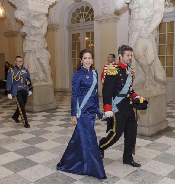 Le prince héritier Frederik et la princesse Mary lors de la réception du Nouvel An du corps diplomatique au palais Christiansborg à Copenhague le 6 janvier 2014.