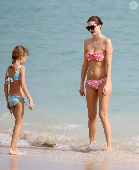 Carolina Pascari profite d'une après-midi ensoleillée sur une plage de Miami, le 6 janvier 2014.