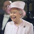 La reine Elizabeth II au palais de Westminster lors de l'inauguration d'un vitrail spécial jubilé de diamant le 6 décembre 2013