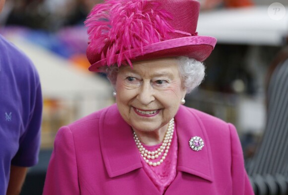 La reine Elizabeth II au National Theatre à Londres le 22 octobre 2013