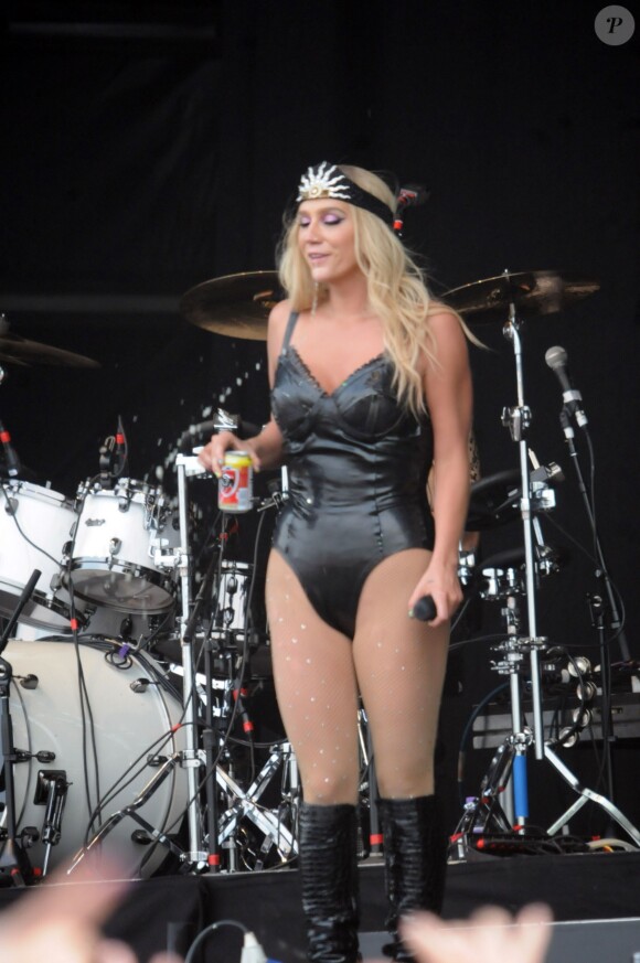 La chanteuse Ke$ha en concert à Kinross, le 13 juillet 2013.