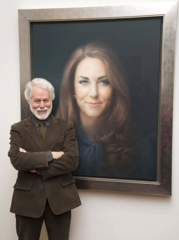2 - Le peintre Paul Emsley présentant son portrait de Kate Middleton le 11 janvier 2013 à la National Portrait Gallery, à Londres
