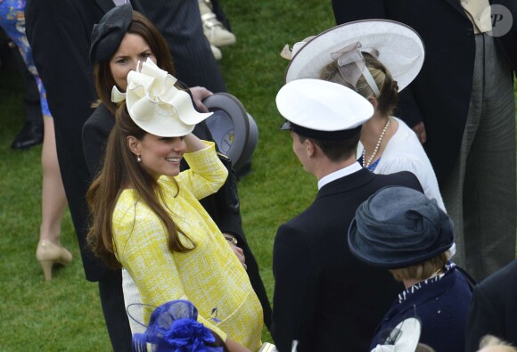 14 - Kate Middleton lors d'une garden party à Buckingham Palace le 22 mai 2013