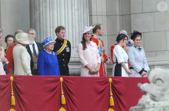 17 - Kate Middleton lors de la parade Trooping the Colour le 15 juin 2013 à Southampton. La dernière apparition officielle de la duchesse de Cambridge avant son congé maternité.