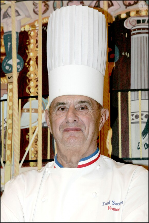 Paul Bocuse à la soirée de Gala Mont Blanc et Gastronomie à l'Abbaye de Collonges à Collonges-au-Mont-d'Or le 1 novembre 2004