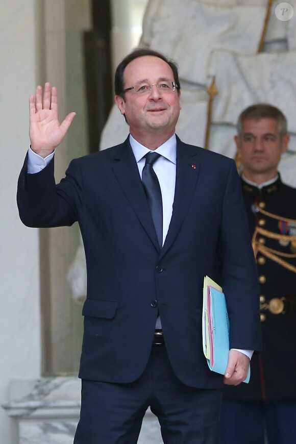 François Hollande sur le perron de l'Elysée à Paris, le 8 janvier 2014.