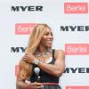 Serena Williams fait la promotion de son nouveau soutien-gorge de la marque Berlei au magasin Myer à Melbourne, le 9 janvier 2014.