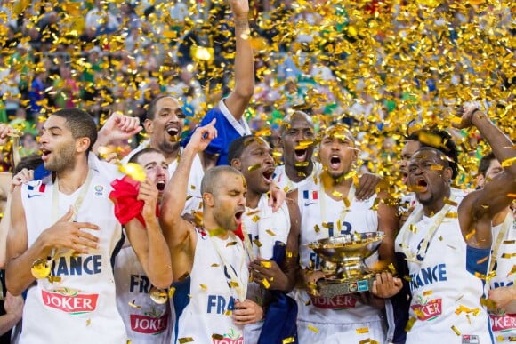 L'équipe de France après sa victoire en finale des championnats d'Europe de basket, à Ljubljana le 222 septembre 2013