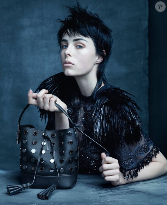 Edie Campbell photographiée par Steven Meisel pour Louis Vuitton. Campagne publicitaire printemps-été 2014.