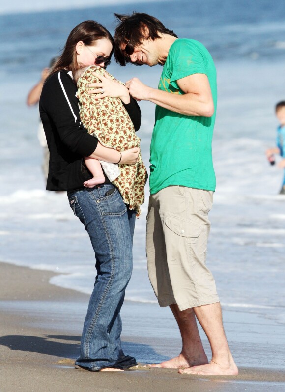 Jim Carrey et Jane avec l'enfant de Jane le 4 juillet 2013.
