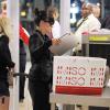 Lily Allen arrive à l'aéroport de Cape Town avant de prendre un vol pour Londres, le 15 janvier 2014.