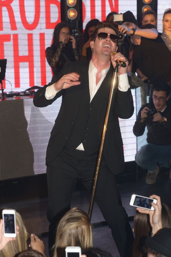 Robin Thicke en showcase privée à Paris, au Club 79, le samedi 18 janvier 2014.