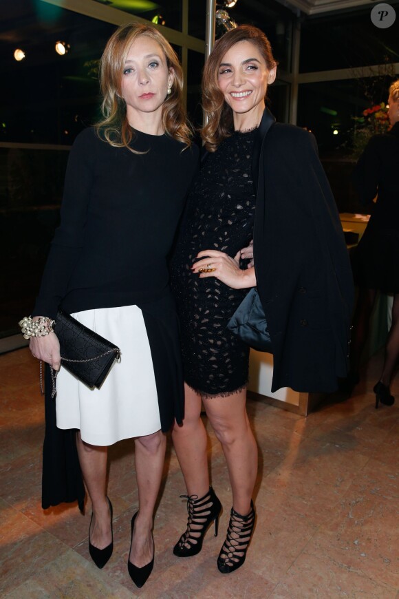 Sylvie Testud et la princesse Clotilde de Savoie (Clotilde Courau) lors du Dîner de la mode pour le Sidaction au Pavillon d'Armenonville à Paris, le 23 janvier 2014