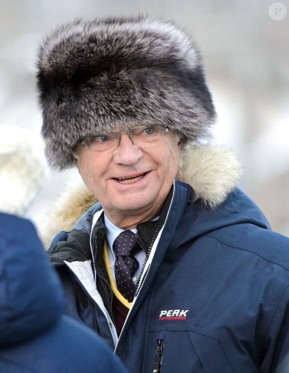 Le roi Carl XVI Gustaf de Suède aux championnats de ski à Umea le 16 janvier 2014