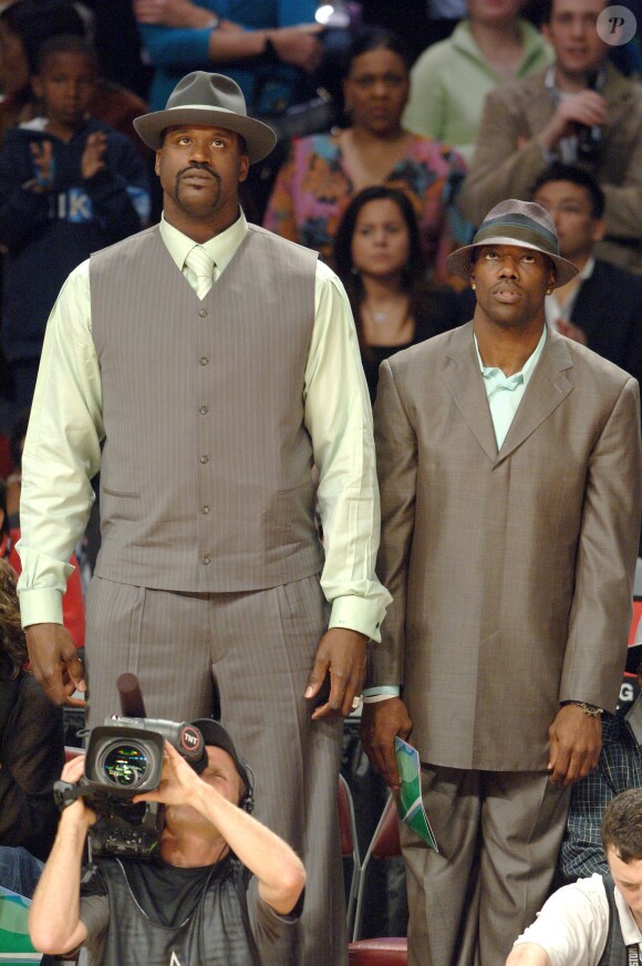 Shaquille O'Neal et Terrell Owens lors d'un match NBA All-Star en 2006