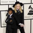 Madonna et son fils David arrivent au Staples Center pour la 56e édition des Grammy Awards. Los Angeles, le 26 janvier 2014.