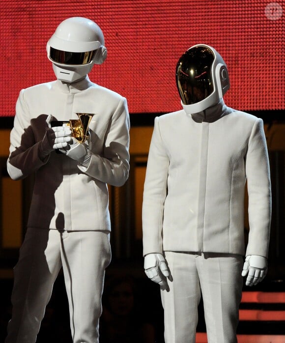 Les Daft Punk sur scène pour le prix de Enregistrement de l'Année lors des 56e Grammy Awards au Staples Center. Los Angeles, le 26 janvier 2014.