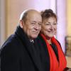 Jean-Yves Le Drian et sa femme Maria Vadillo, épousée en secondes noces, à l'Elysée à Paris le 6 décembre 2013.