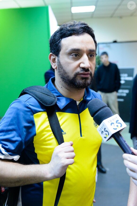 Cyril Hanouna à l'occasion d'un match caritatif en marge du 22e Open de tennis GDF SUEZ au Stade Pierre de Coubertin à Paris le 28 Janvier 2014.