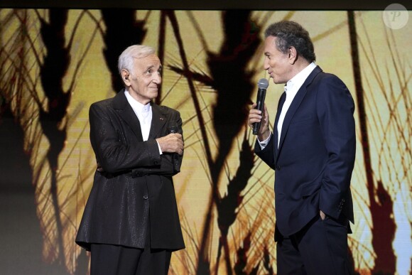 Exclusif - Charles Aznavour et Michel Drucker à l'enregistrement de Hier Encore, presentée par Virginie Guilhaume, à l'Olympia à Paris. Le 9 janvier 2014.