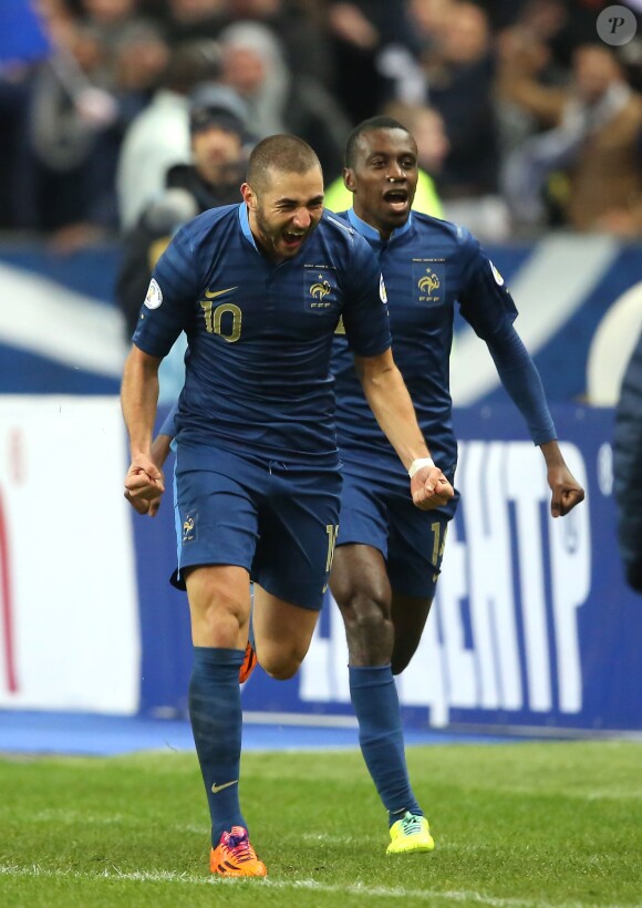 Karim Benzema après la victoire des Bleus face à l'Ukraine le 19 novembre 2013 à Saint-Denis au Stade de France lors des barrages pour le mondial au Brésil