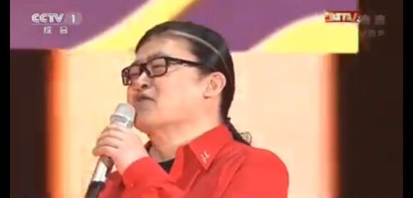 Liu Huan chante La Vie en Rose au Nouvel An Chinois, le 30 janvier 2014.