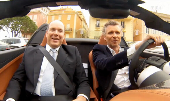 Denis Brogniart part à la rencontre du prince Albert de Monaco et conduit sa voiture dans l'émission Automoto du 2 février 2013.